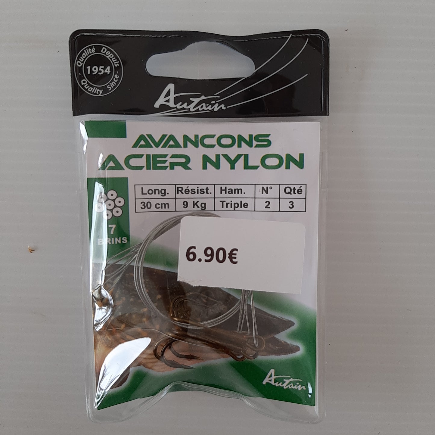 Bas de ligne en acier avec hameçon triple 9kg taille 2 Autain au magasin de pêche Compagnie Vegetal en Lorraine, Moselle à Créhange