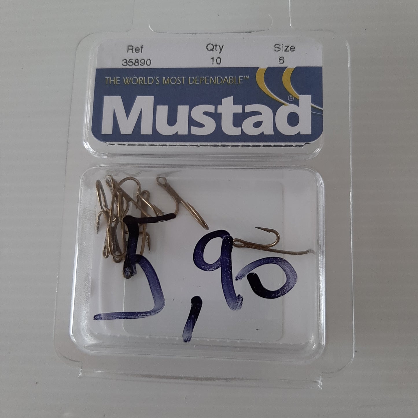 Hameçons Mustad doubles X10 au magasin de pêche Compagnie Vegetal à Créhange en Moselle